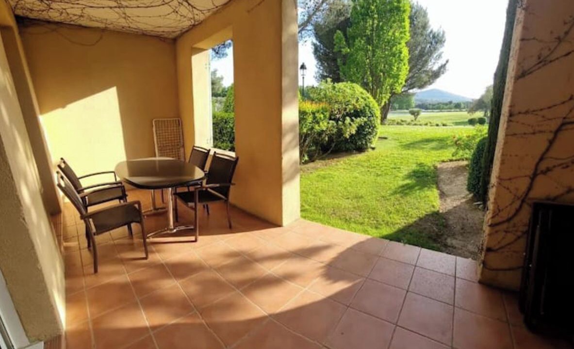 Photo of Outdoor in Pont Royal