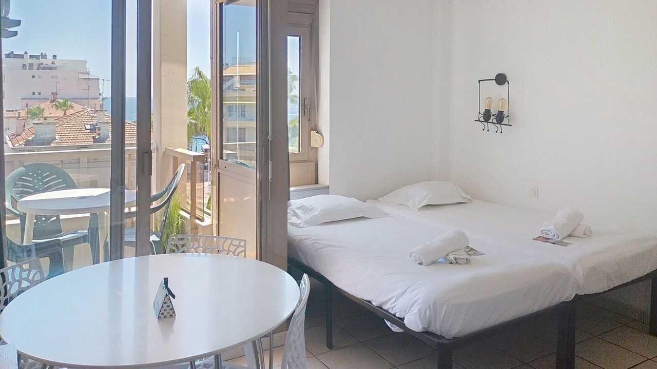 Photo of Bedroom in Juan-les-Pins