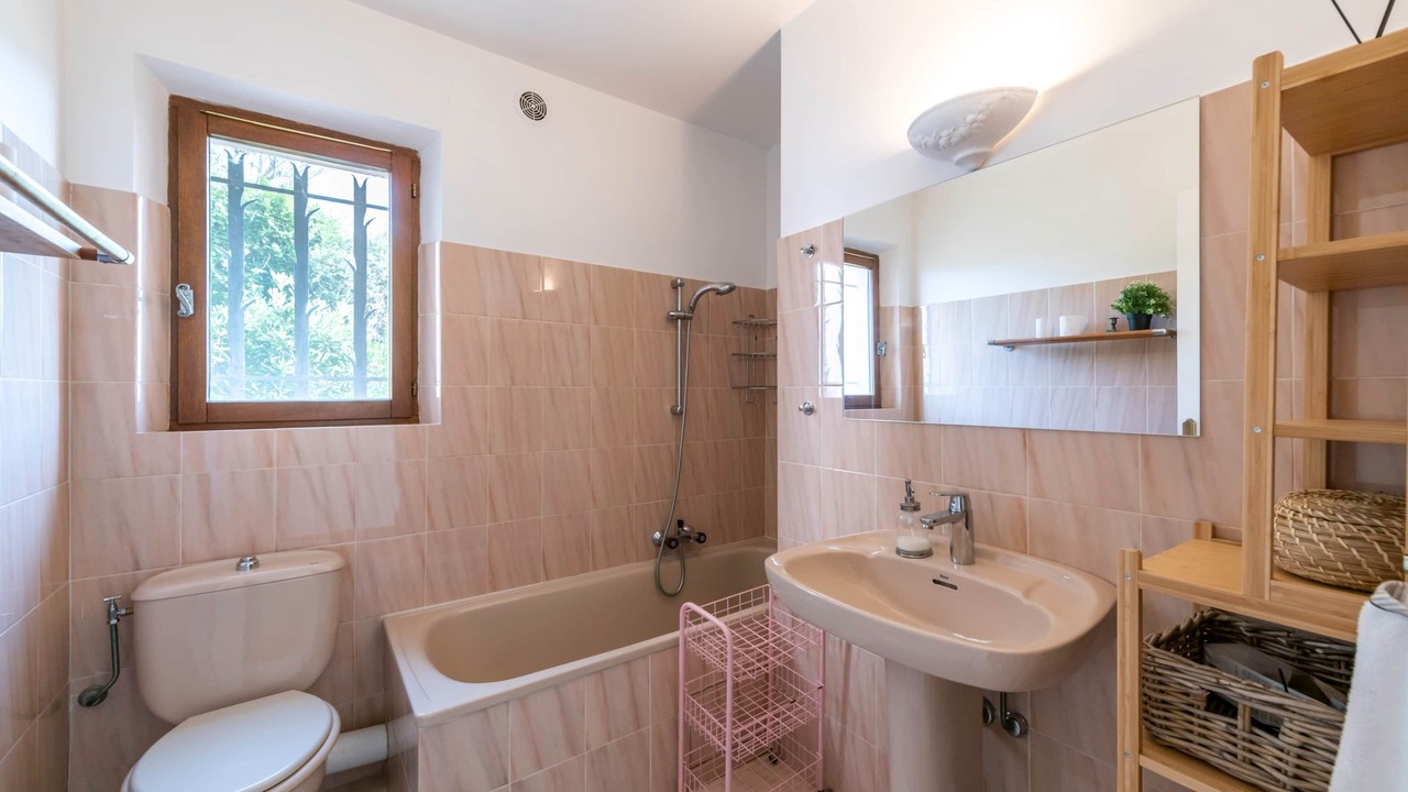 Photo of Bathroom in Speracedes