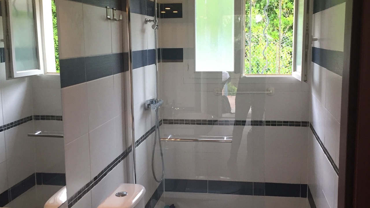 Photo of Bathroom in Guerrevieille