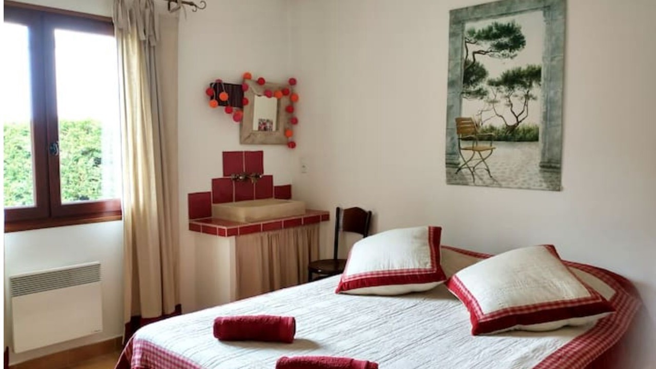 Photo of Bedroom in Le Beausset