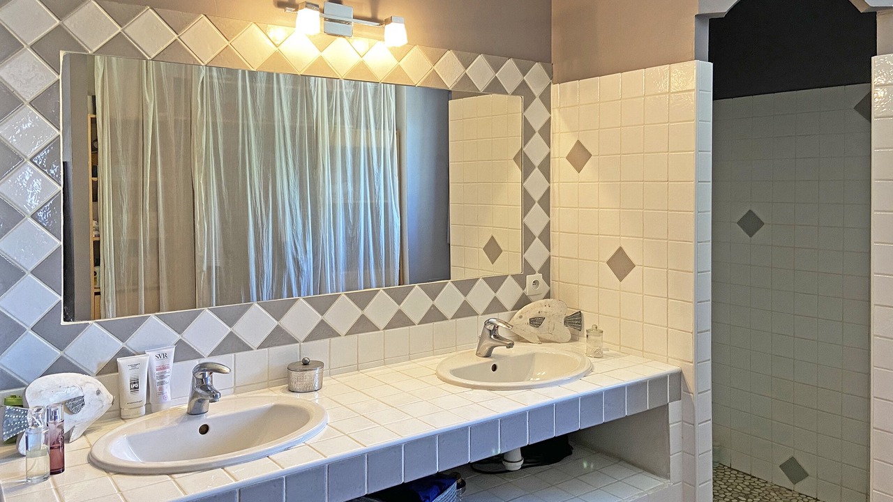 Photo of Bathroom in Maillane