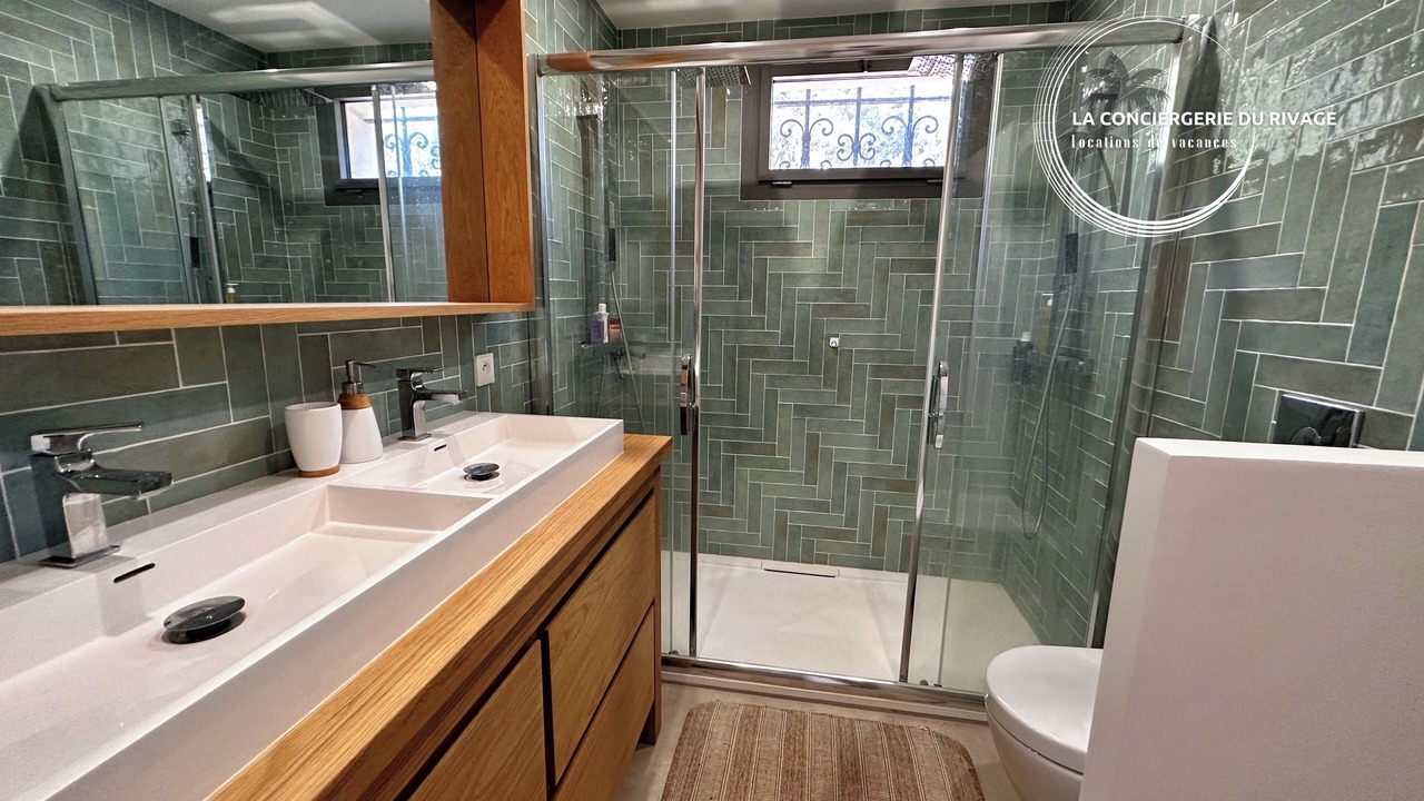 Photo of Bathroom in Giens