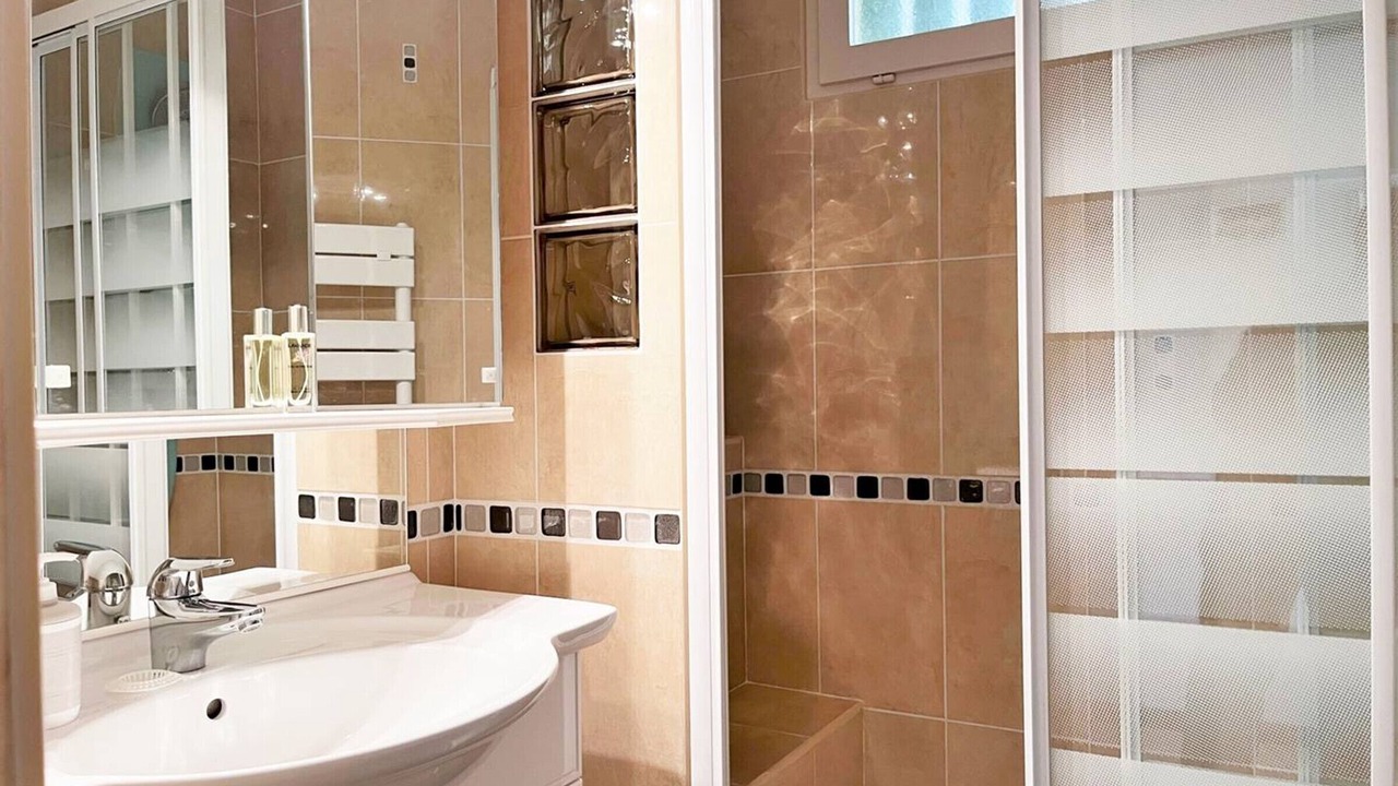 Photo of Bathroom in La Faviere