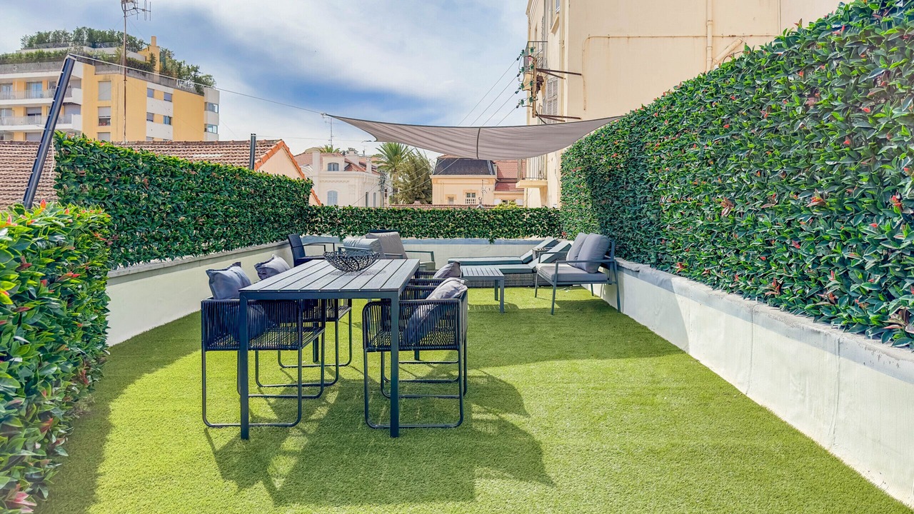 Photo of Outdoor in California - Pezou