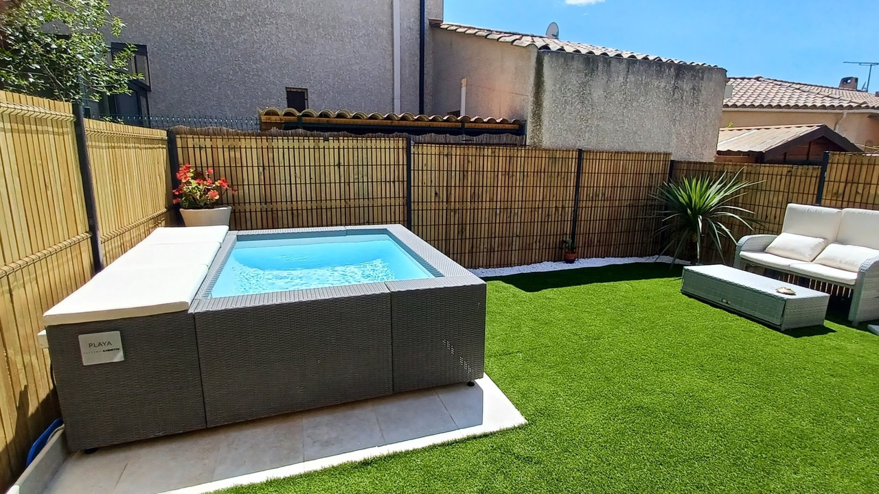 Photo of Outdoor in Mouries