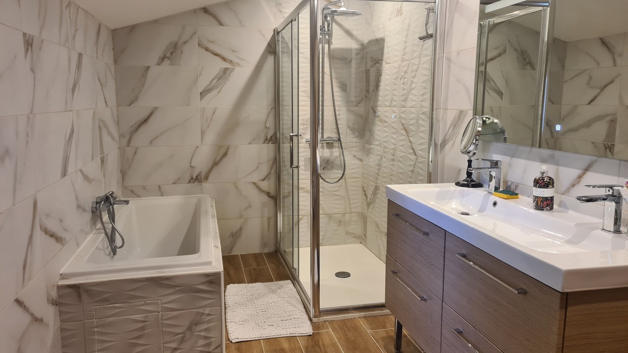 Photo of Bathroom in Uchaux
