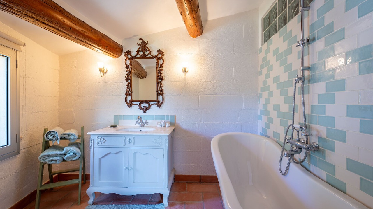 Photo of Bathroom in Menerbes