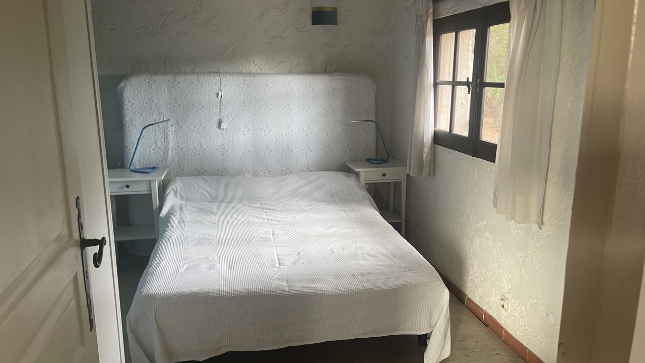Photo of Bedroom in Simiane-Collongue