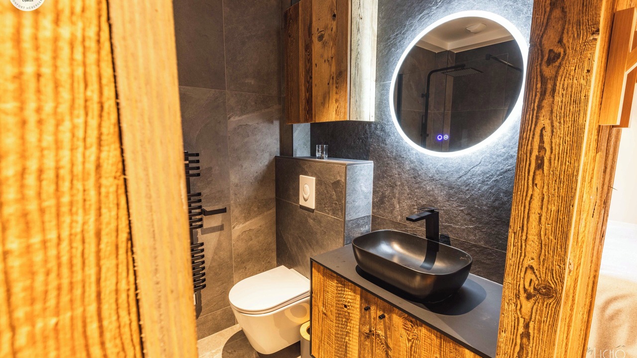 Photo of Bathroom in Saint-Etienne-en-Devoluy