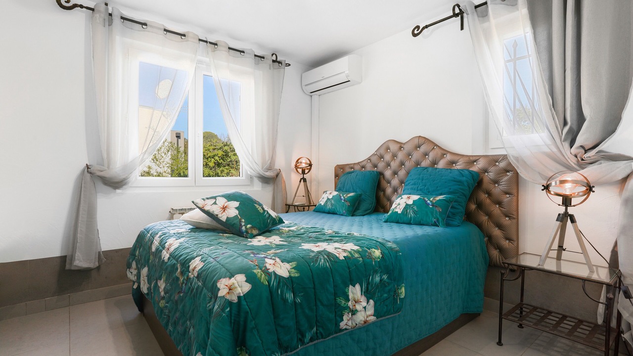 Photo of Bedroom in Saint-Aygulf