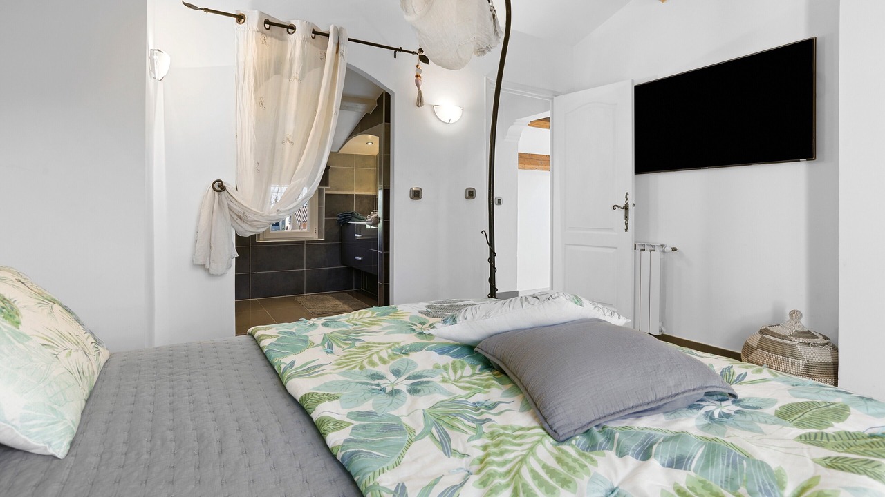 Photo of Bedroom in Saint-Aygulf
