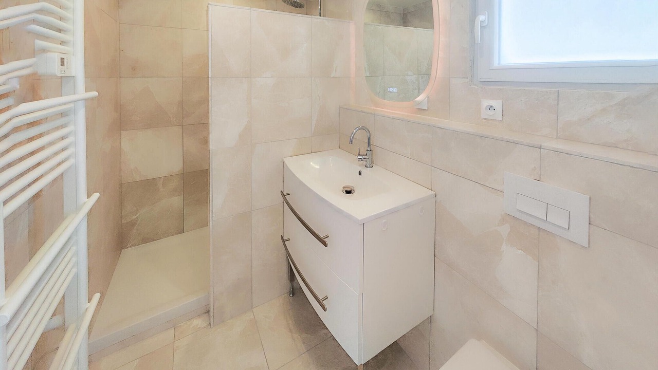 Photo of Bathroom in Loupian