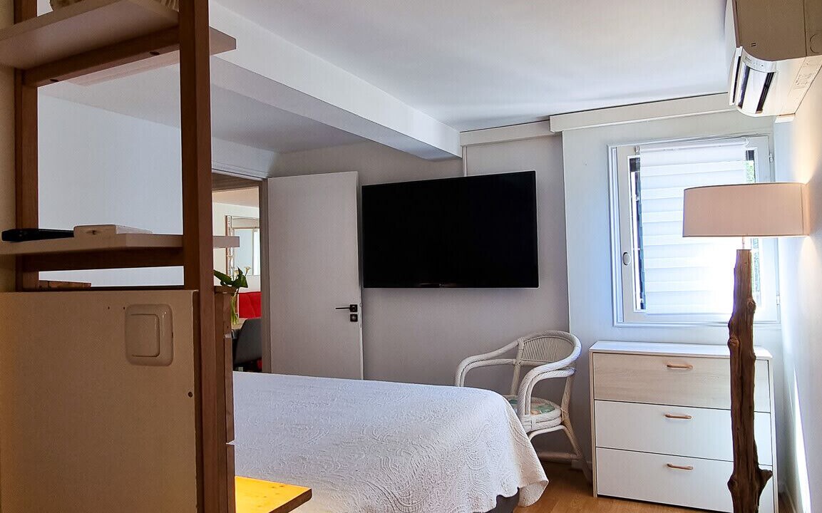 Photo of Bedroom in Mandelieu-La-Napoule