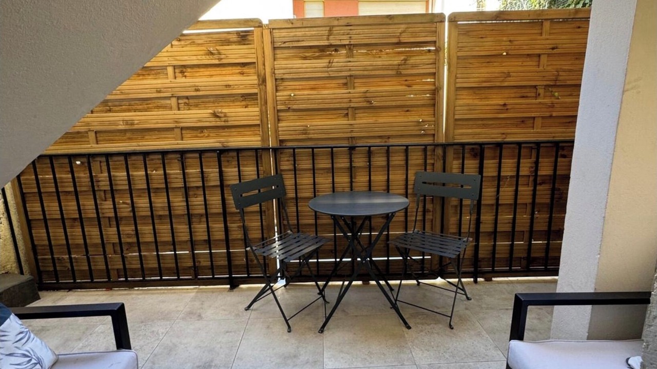 Photo of Patio Balcony in California - Pezou