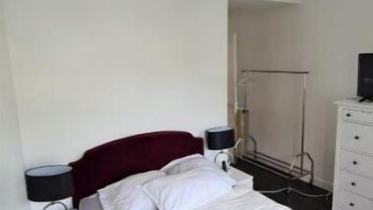 Photo of Bedroom in California - Pezou