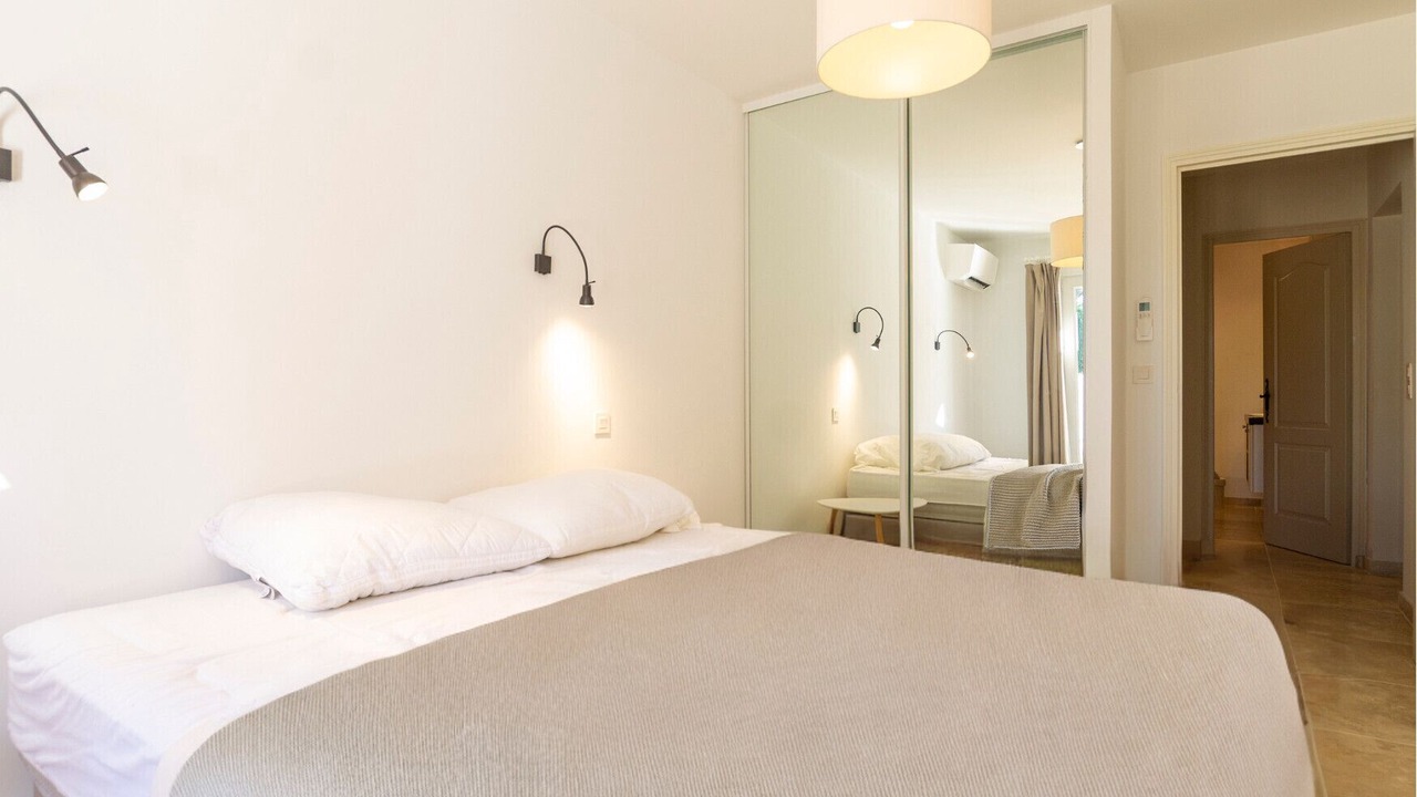 Photo of Bedroom in Boulouris-sur-Mer