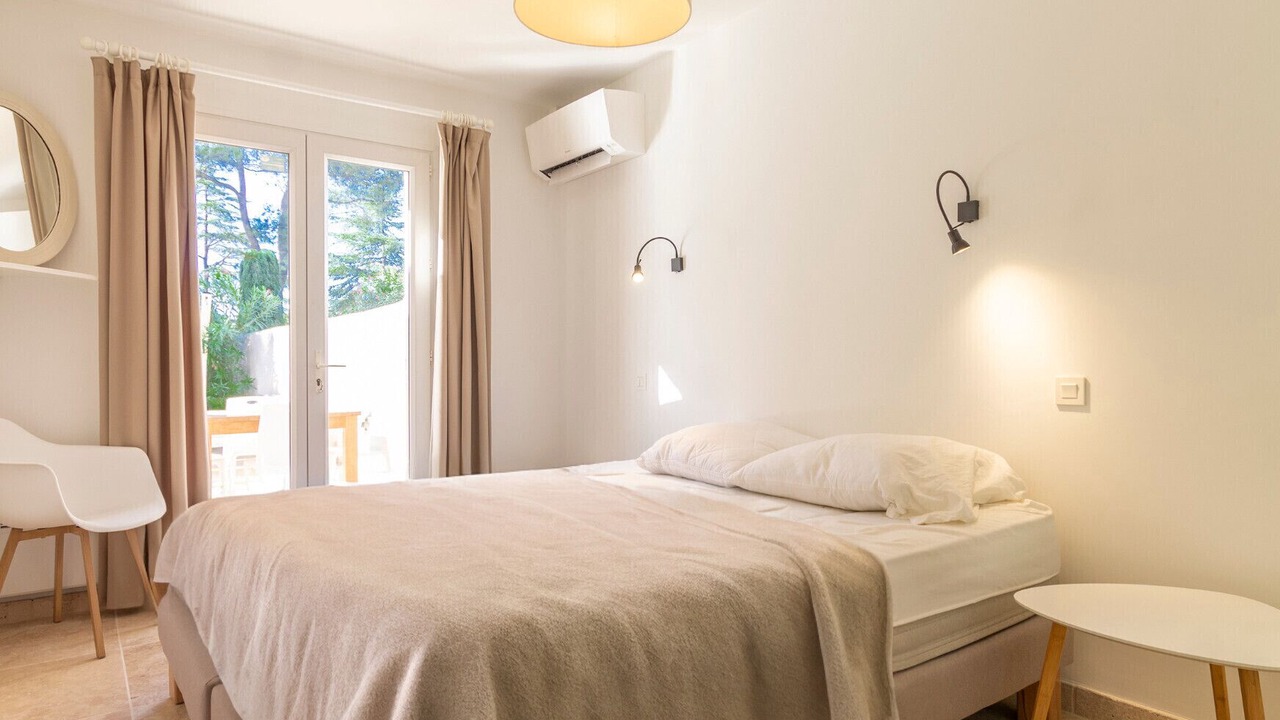 Photo of Bedroom in Boulouris-sur-Mer