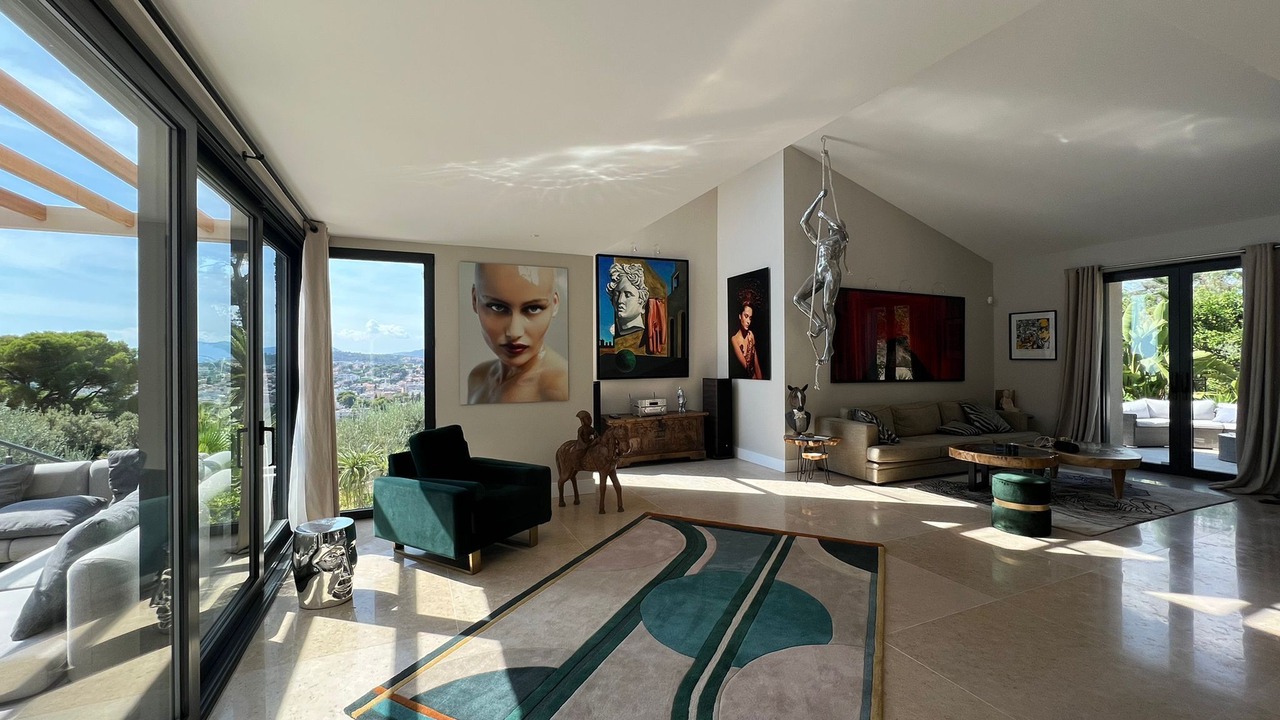 Photo of Livingroom in California - Pezou