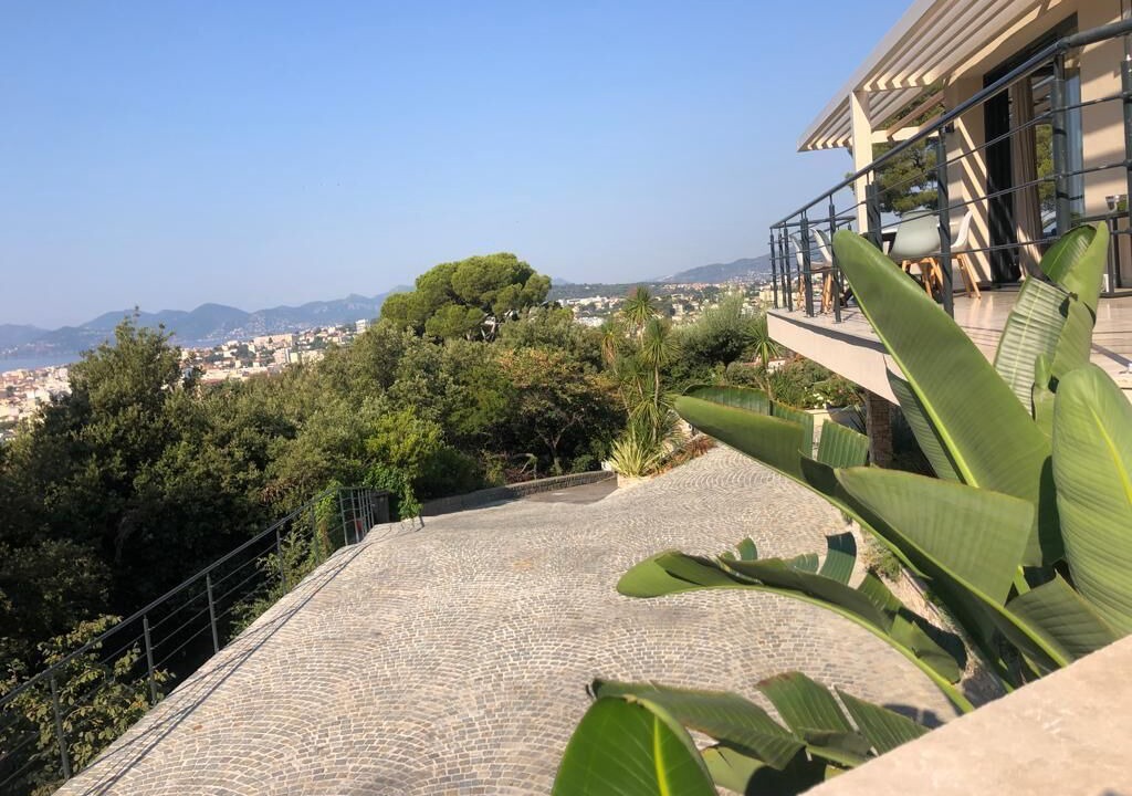 Photo of Outdoor in California - Pezou