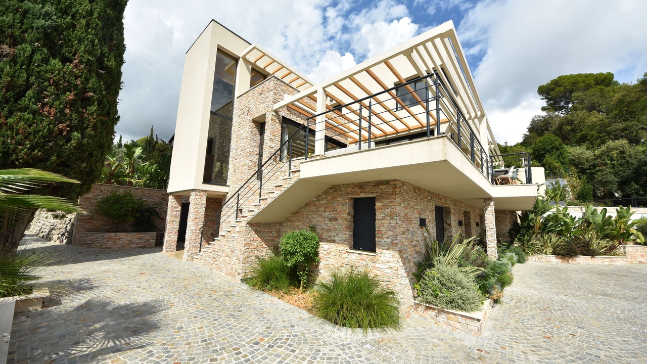 Photo of Outdoor in California - Pezou