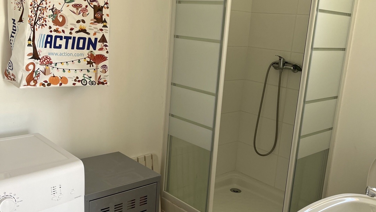 Photo of Bathroom in Violes