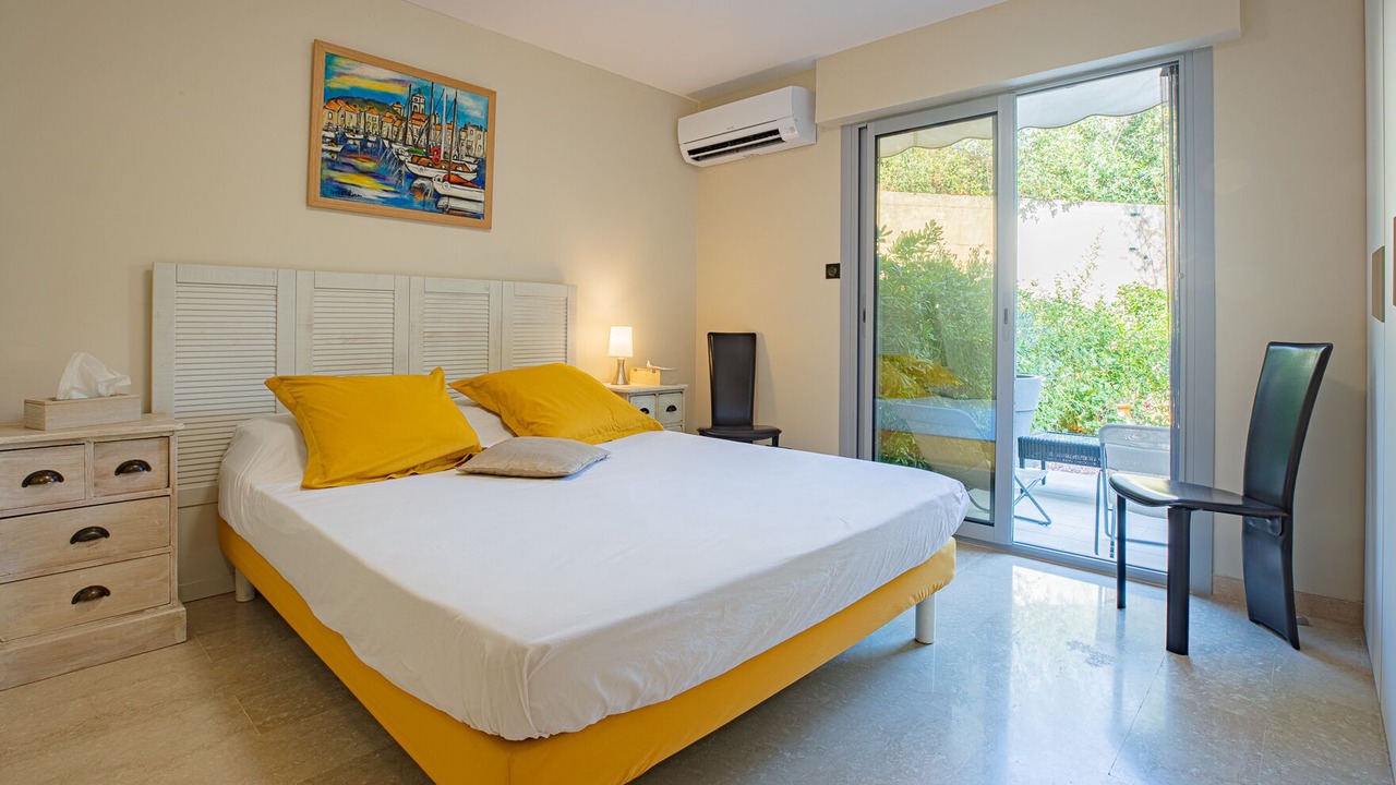 Photo of Bedroom in Cassis