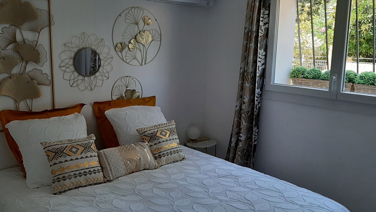Photo of Bedroom in La Crau