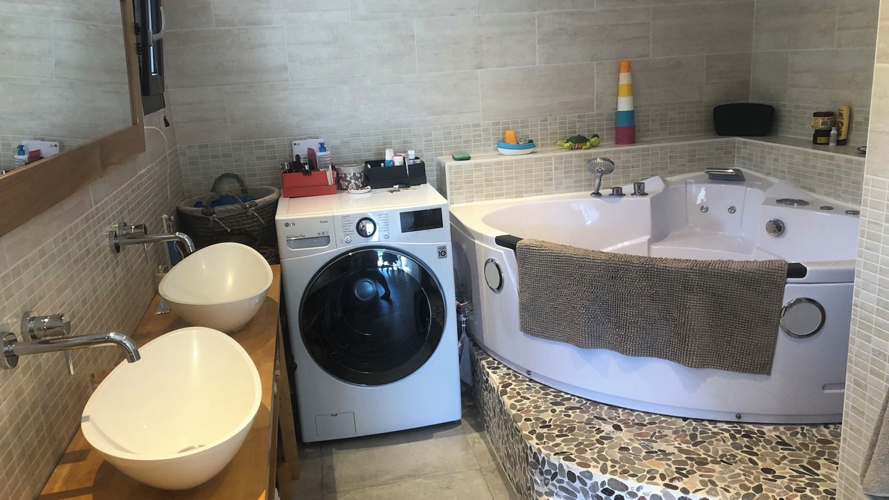 Photo of Bathroom in Teche