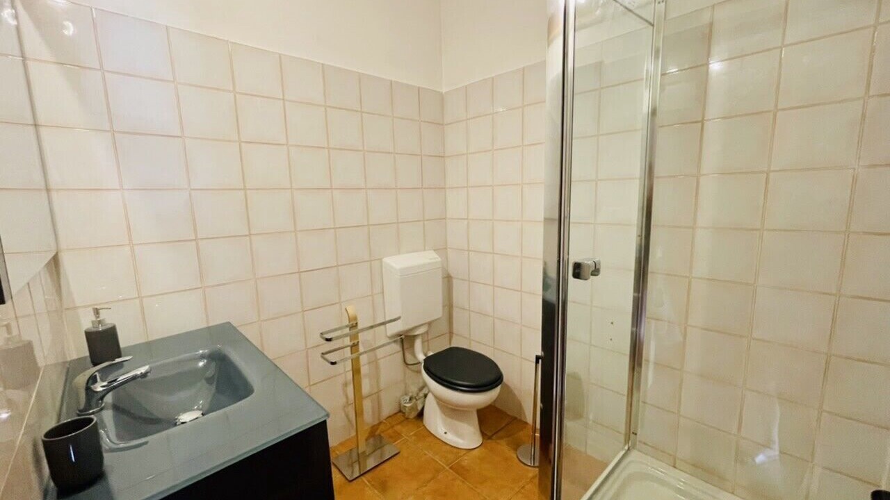 Photo of Bathroom in Forville