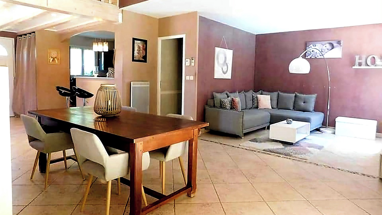 Photo of Livingroom in La Roque-d'Antheron