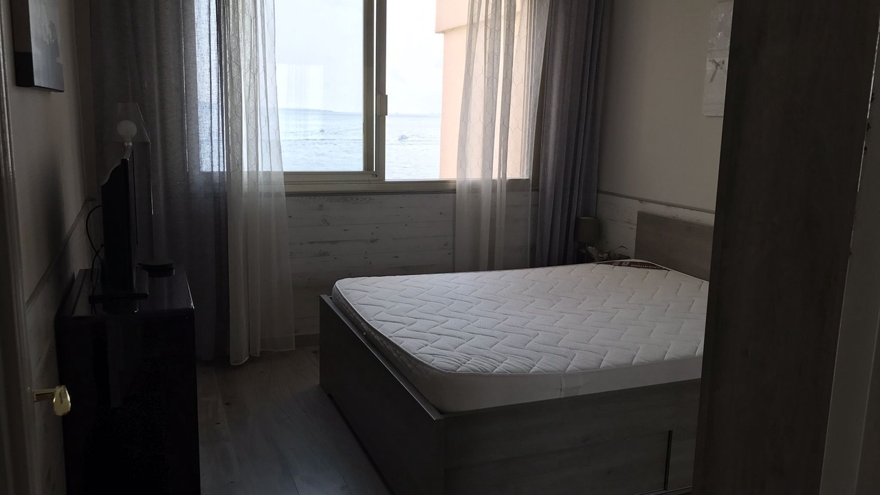 Photo of Bedroom in Mandelieu-la-Napoule Beach