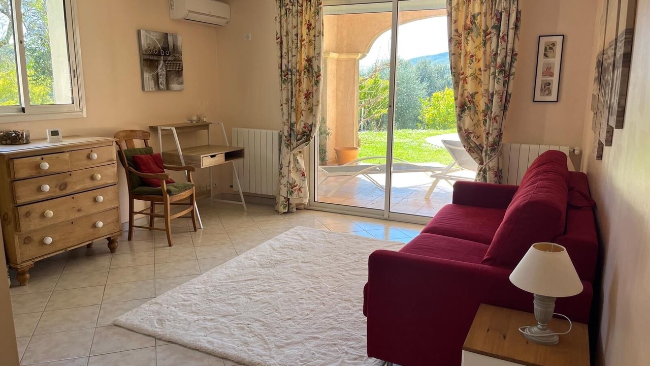 Photo of Livingroom in Pegomas