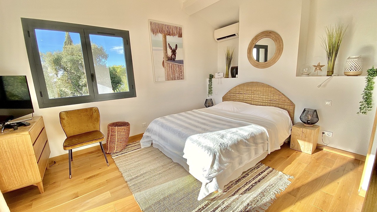 Photo of Bedroom in Cavalaire-sur-Mer