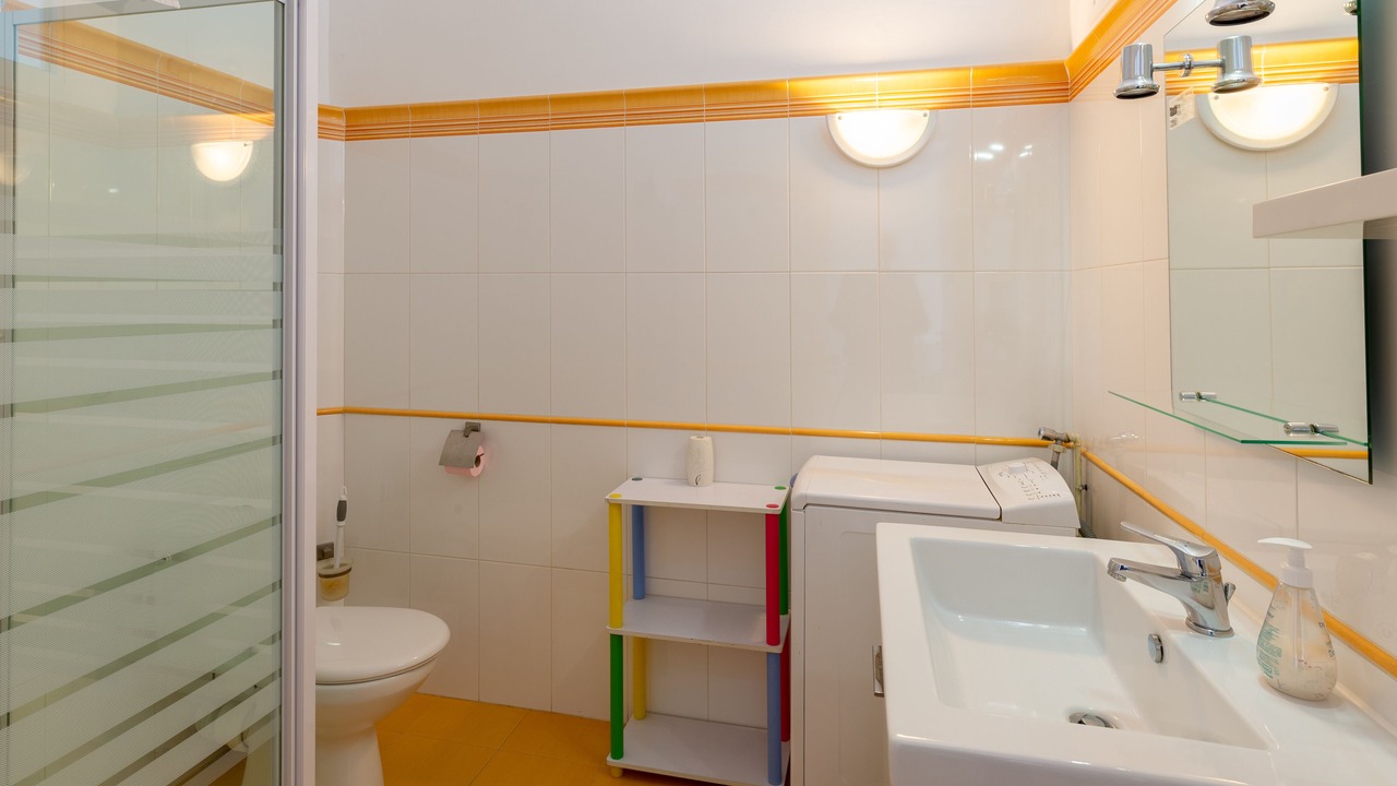 Photo of Bathroom in Carre d'Or