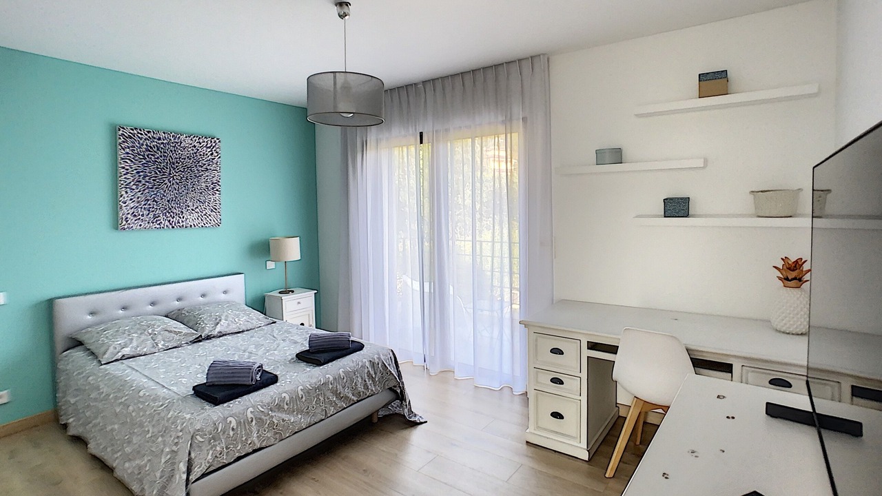 Photo of Bedroom in Mouans-Sartoux