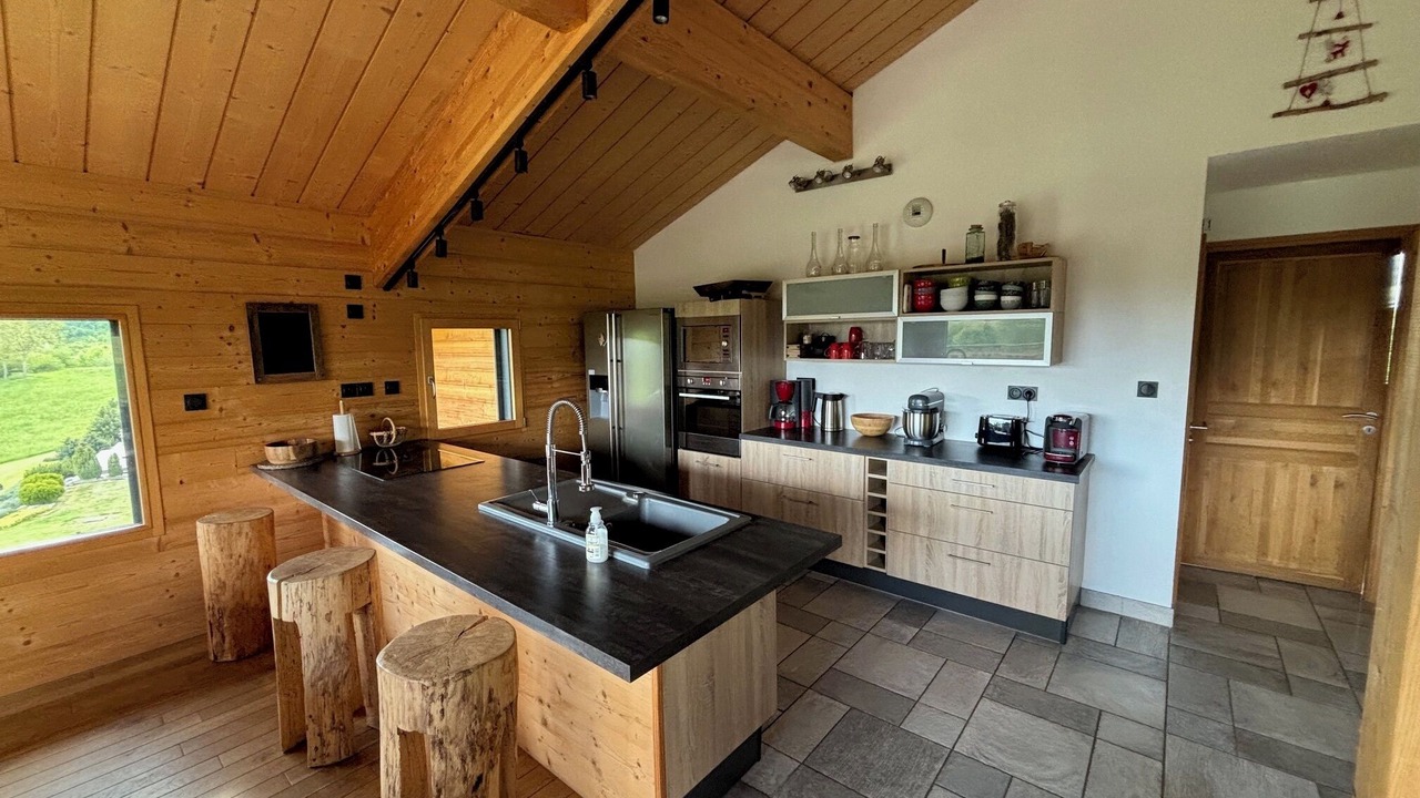 Photo of Kitchen in Saint-Julien-en-Vercors