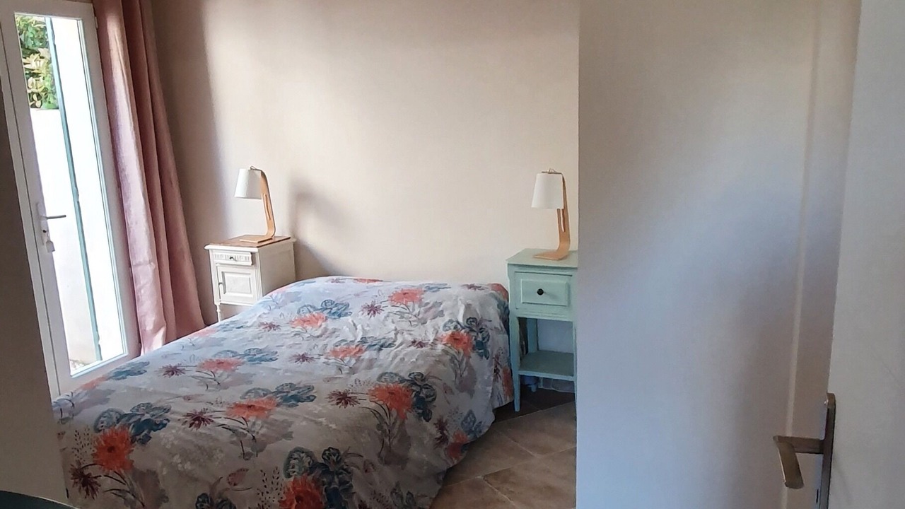 Photo of Bedroom in Uchaux