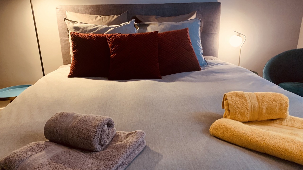 Photo of Bedroom in Comedie