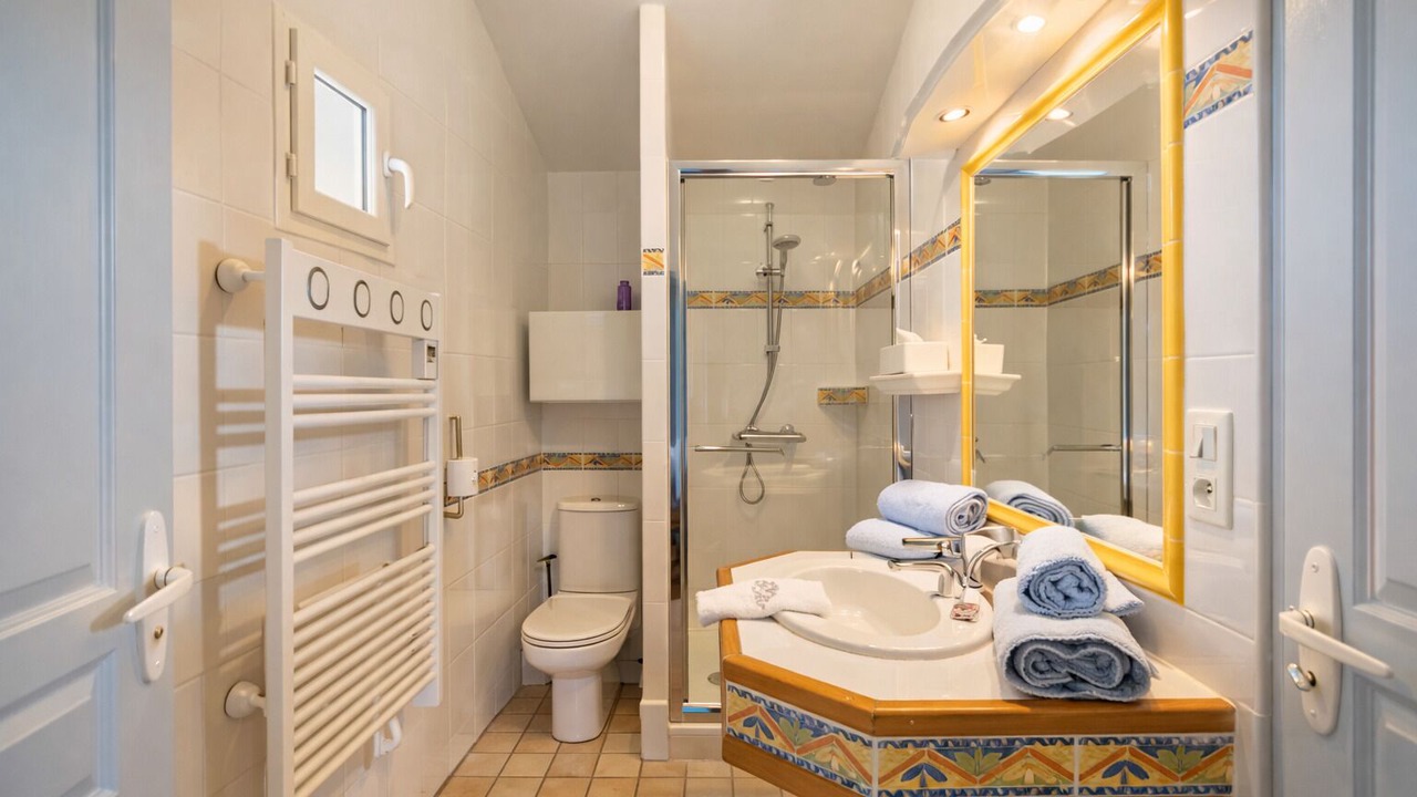 Photo of Bathroom in Saumane-de-Vaucluse