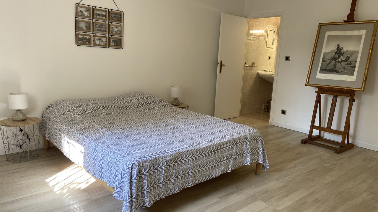 Photo of Bedroom in Antibes City Centre