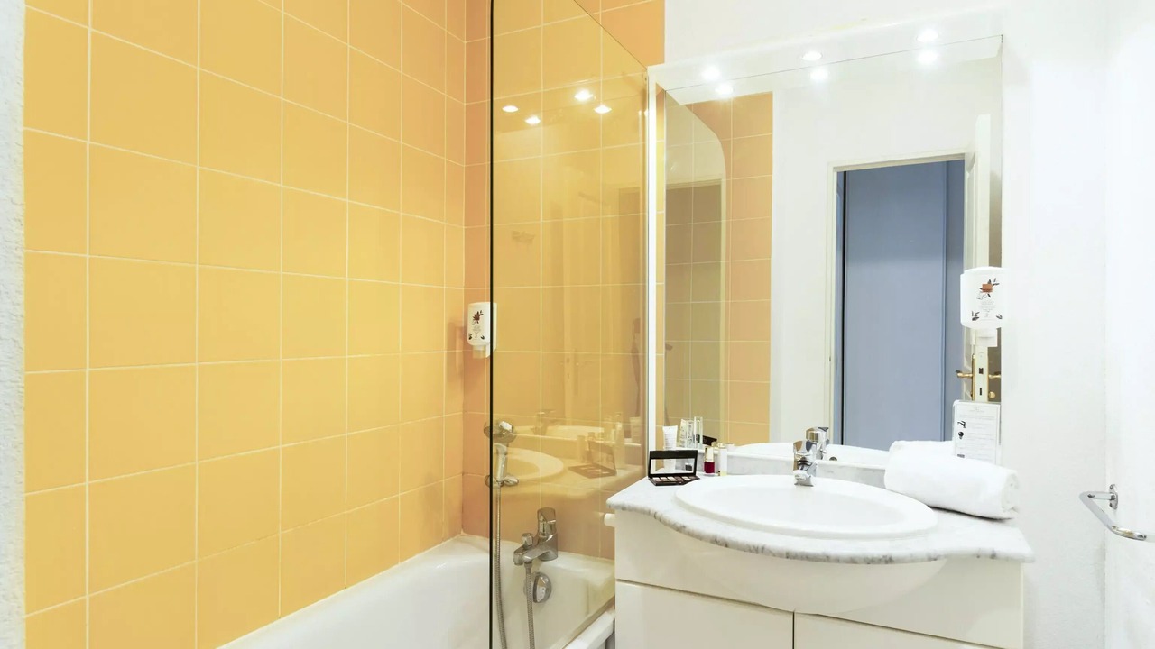 Photo of Bathroom in Six-Fours-les-Plages