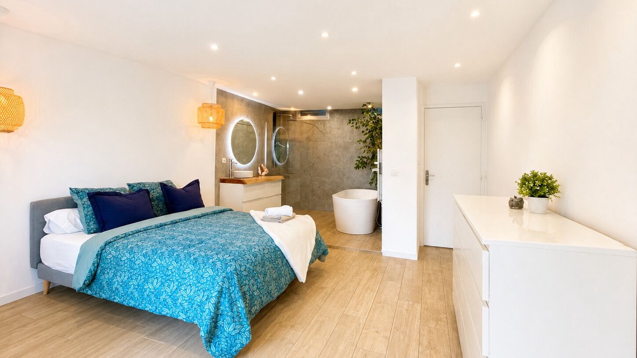 Photo of Bedroom in Vallauris