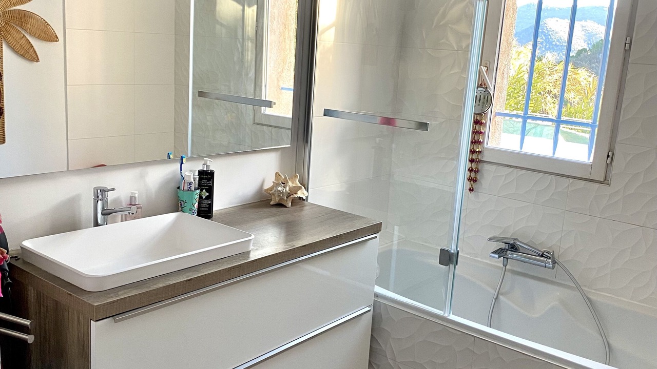 Photo of Bathroom in Aspremont