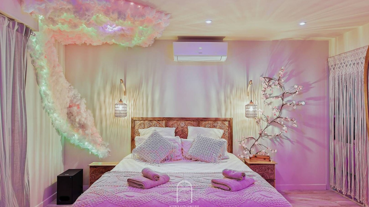 Photo of Bedroom in Hyeres