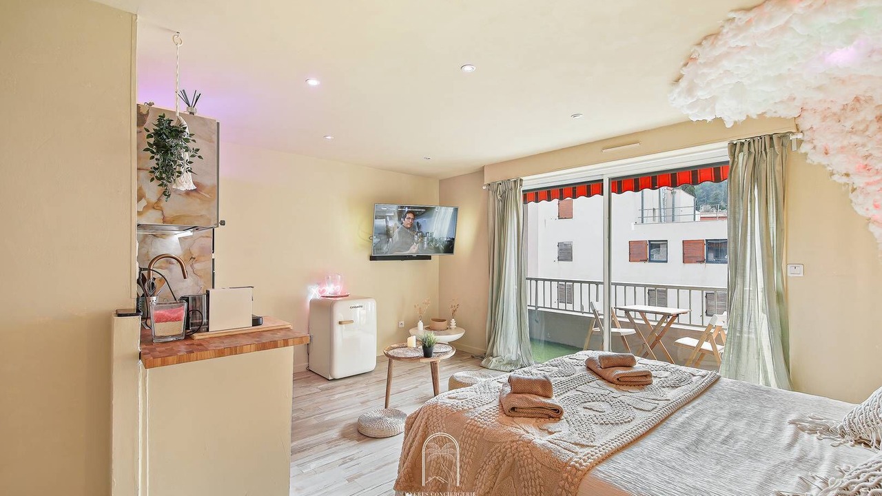 Photo of Bedroom in Hyeres