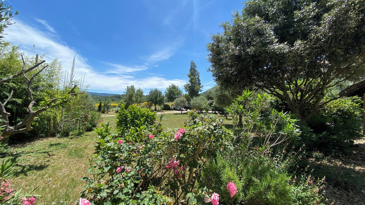 Photo of Outdoor in Entrechaux