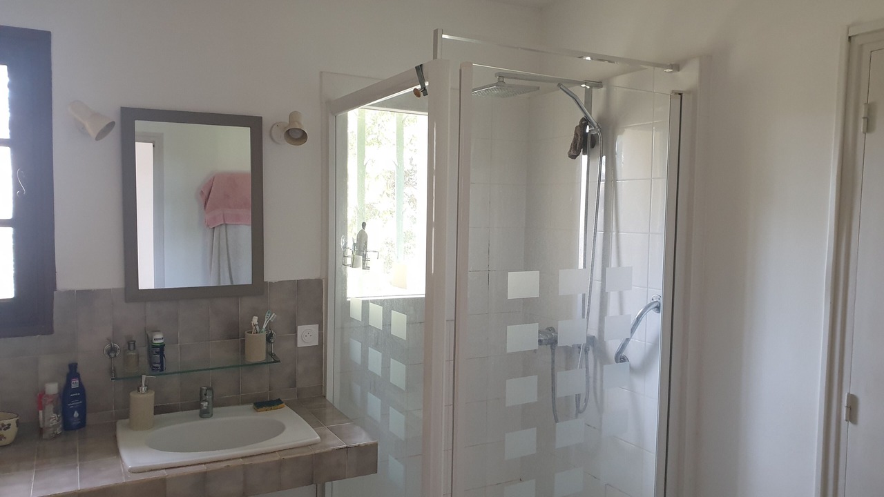 Photo of Bathroom in Bellegarde
