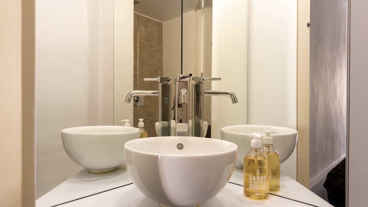 Photo of Bathroom in Opera