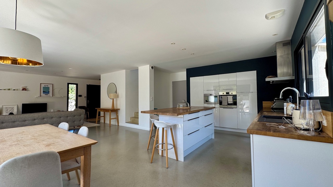 Photo of Kitchen in Sainte-Cecile-les-Vignes